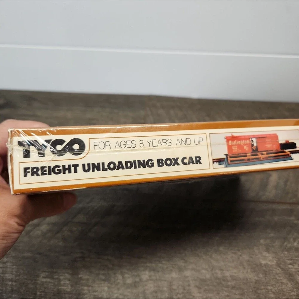 Vtg Tyco 930 Freight Unloading Box Car Sealed NIB HO Scale